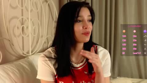 Snapshot of onemoreecall chatting on February 10, 3:32 pm Lexi online show from February 10, 3:32 pm