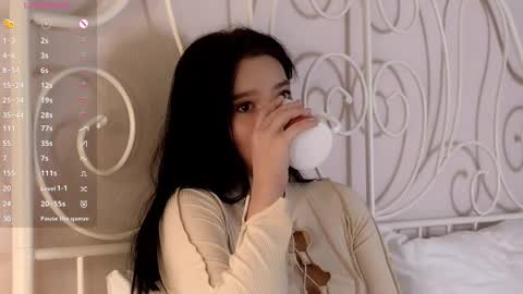 Snapshot of onemoreecall chatting on February 27, 1:07 pm Lexi online show from February 27, 1:07 pm