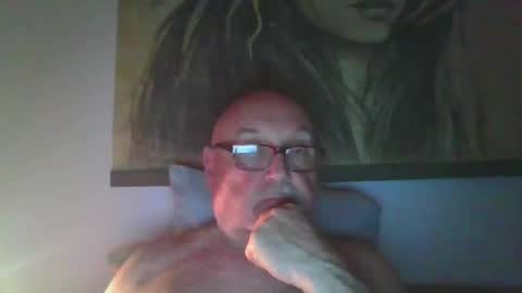 Snapshot of onemoretimebis chatting on May 21, 6:31 am Onemoretimebis online show from May 21, 6:31 am