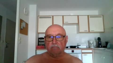 Snapshot of onemoretimebis chatting on June 27, 12:22 pm Onemoretimebis online show from June 27, 12:22 pm