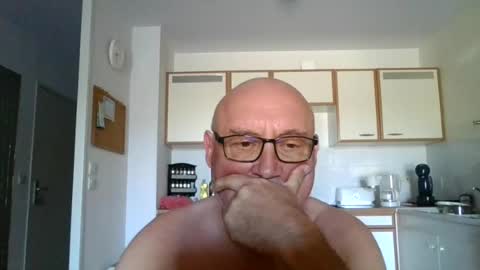 Snapshot of onemoretimebis chatting on July 3, 8:21 am Onemoretimebis online show from July 3, 8:21 am