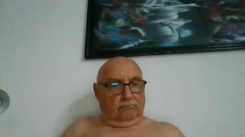 Snapshot of onemoretimebis chatting on July 21, 9:00 am Onemoretimebis online show from July 21, 9:00 am