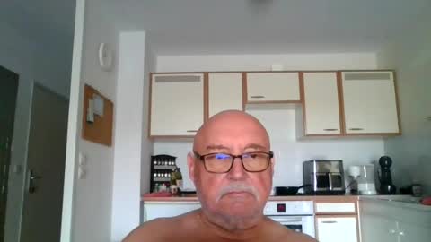 Snapshot of onemoretimebis chatting on July 26, 6:54 am Onemoretimebis online show from July 26, 6:54 am
