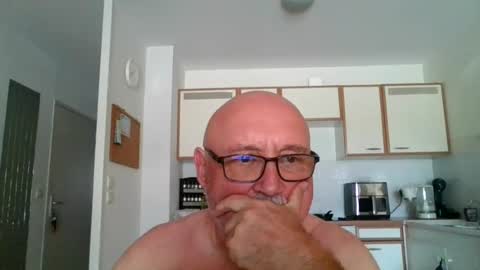 Snapshot of onemoretimebis chatting on August 7, 11:34 am Onemoretimebis online show from August 7, 11:34 am