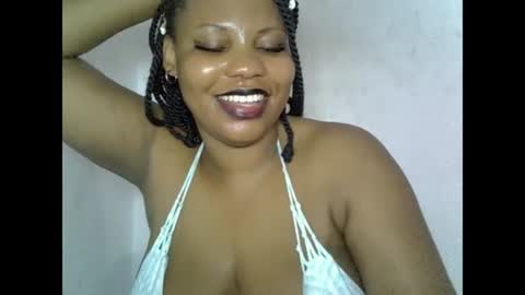 Snapshot of oneofdbestchubbygaloncb chatting on June 25, 5:17 pm oneofdbestchubbygaloncb online show from June 25, 5:17 pm