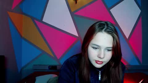 onessandra online show from November 19, 5:40 am