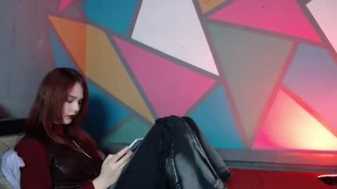 onessandra online show from March 17, 1:32 am