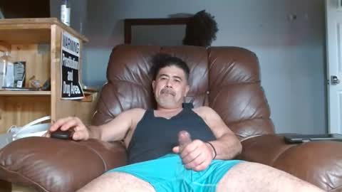 Snapshot of onewayallday chatting on January 11, 8:08 am onewaykenny online show from January 11, 8:08 am