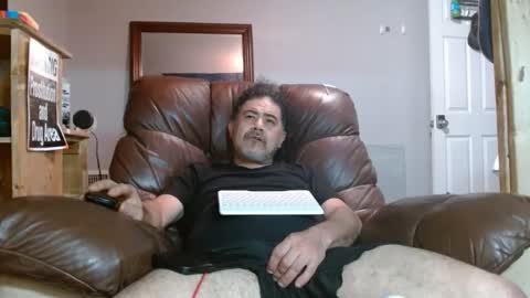 Snapshot of onewayallday chatting on March 29, 11:21 am onewaykenny online show from March 29, 11:21 am