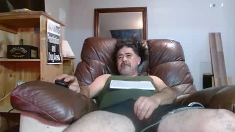 Snapshot of onewayallday chatting on April 9, 12:43 pm onewaykenny online show from April 9, 12:43 pm