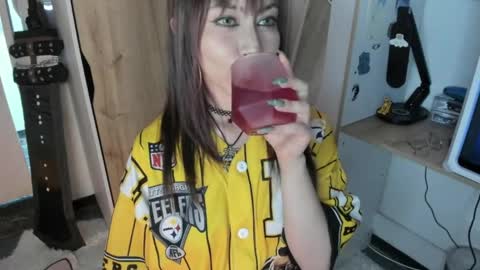 oni_dakotta online show from April 2, 9:34 pm