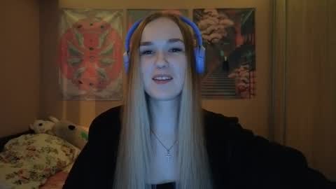 Snapshot of oniehubach chatting on March 22, 1:47 pm Elizabeth online show from March 22, 1:47 pm