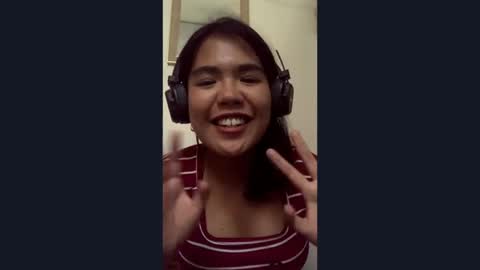 Snapshot of onitawydeven chatting on April 6, 5:41 am Sophia online show from April 6, 5:41 am