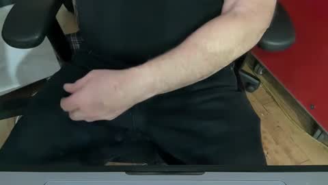 Snapshot of onlocationnyc chatting on January 16, 11:59 pm onlocationnyc online show from January 16, 11:59 pm