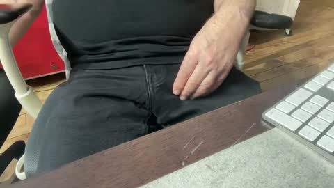 Snapshot of onlocationnyc chatting on February 4, 11:59 pm onlocationnyc online show from February 4, 11:59 pm