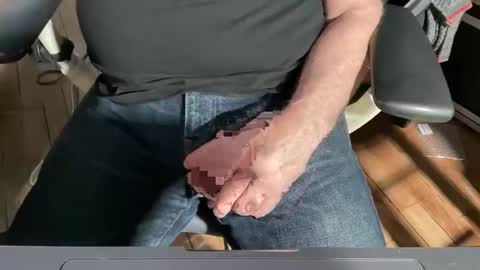 onlocationnyc online show from March 13, 10:49 pm