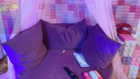 Snapshot of only_kattye chatting on December 16, 3:11 am Heidy Carmona online show from December 16, 3:11 am