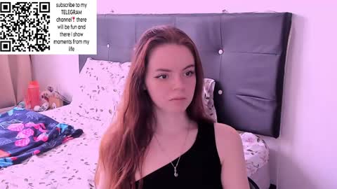 only_sarah1 online show from December 6, 8:18 pm