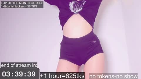 Snapshot of only_sarah1 chatting on July 6, 8:00 pm only_sarah1 online show from July 6, 8:00 pm