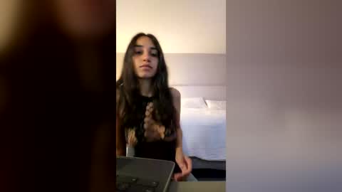 bellalove online show from August 4, 2:30 pm