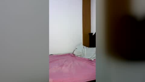 Snapshot of onlyfree_sexx chatting on May 26, 3:46 am Sebastian online show from May 26, 3:46 am