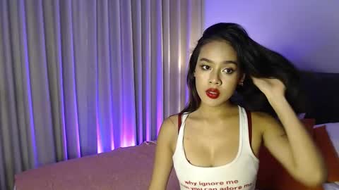 Lily Peach  -   online show from October 8, 10:02 am