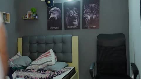 Snapshot of onyx_voss chatting on July 26, 6:15 pm onyx_voss online show from July 26, 6:15 pm