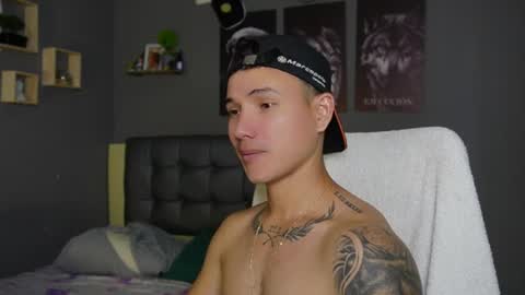 Snapshot of onyx_voss chatting on July 27, 4:25 pm onyx_voss online show from July 27, 4:25 pm