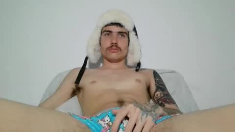 Snapshot of onzas_ chatting on February 9, 11:03 am onzas_ online show from February 9, 11:03 am