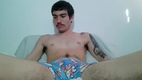 Snapshot of onzas_ chatting on February 12, 6:47 pm onzas_ online show from February 12, 6:47 pm