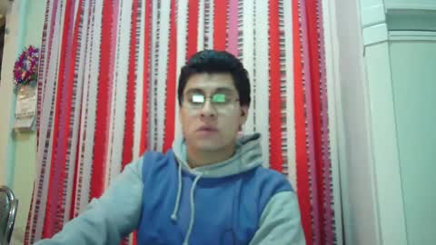 oomaurooo online show from December 17, 7:29 am