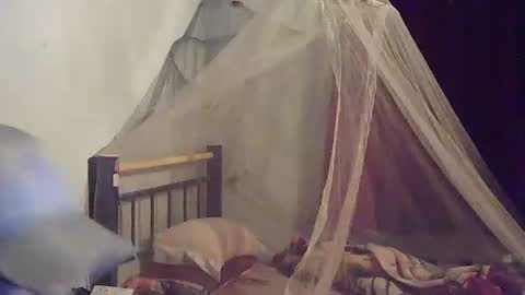 oomaurooo online show from December 17, 7:36 am