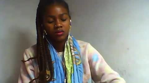 Snapshot of oooorazanasoa chatting on June 26, 10:36 pm oooorazanasoa online show from June 26, 10:36 pm