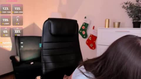  Chloe  follow me  online show from January 11, 2:44 pm