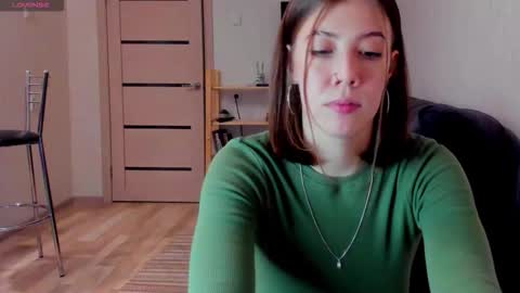 Snapshot of oops_britney chatting on February 6, 5:49 pm Britney online show from February 6, 5:49 pm