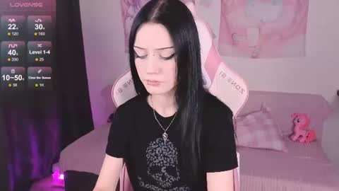 Snapshot of ophelia_amber chatting on June 19, 10:02 pm Ophelia online show from June 19, 10:02 pm