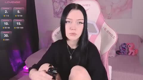 Snapshot of ophelia_amber chatting on July 1, 7:32 am Ophelia online show from July 1, 7:32 am