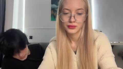 Bella and John online show from November 9, 5:55 pm