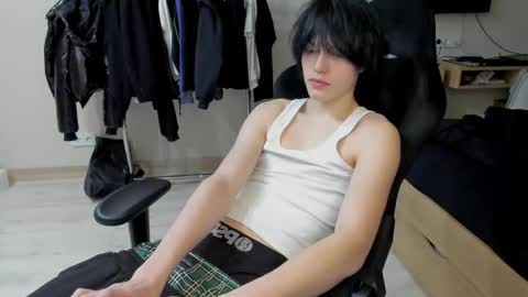 Bella and John online show from February 19, 7:32 pm