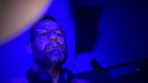 Snapshot of oralking123 chatting on December 31, 8:26 am oralking123 online show from December 31, 8:26 am