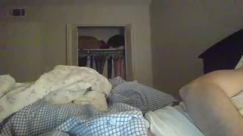 orange22boi online show from January 5, 7:28 am