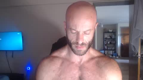 Snapshot of oregon87 chatting on May 21, 12:50 am The Oregon Lumberjack online show from May 21, 12:50 am