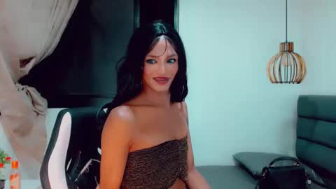 Snapshot of oriana_braom chatting on January 19, 1:43 am Oriana braom online show from January 19, 1:43 am