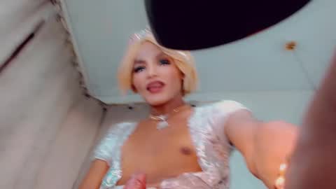 Snapshot of oriana_braom chatting on January 28, 10:56 pm Oriana braom online show from January 28, 10:56 pm