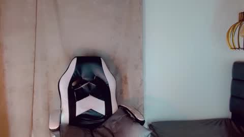 Snapshot of oriana_braom chatting on February 25, 2:03 am Oriana braom online show from February 25, 2:03 am