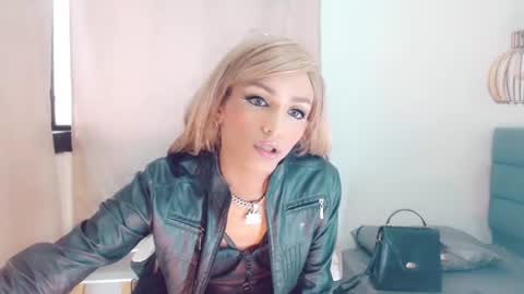 Snapshot of oriana_braom chatting on March 4, 9:22 pm Oriana braom online show from March 4, 9:22 pm