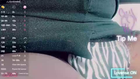 Snapshot of oriana_braom chatting on February 6, 7:39 pm Oriana braom online show from February 6, 7:39 pm