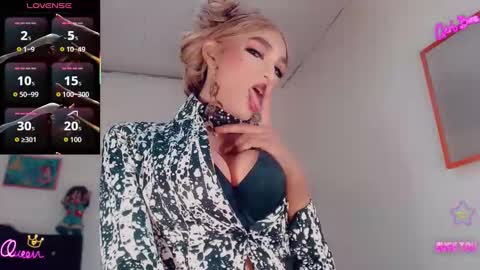 Snapshot of oriana_braom chatting on March 7, 7:33 pm Oriana braom online show from March 7, 7:33 pm