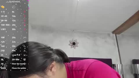 Snapshot of oriana_guzman chatting on December 4, 5:55 pm Miss Guzman online show from December 4, 5:55 pm