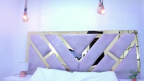 Snapshot of oriana_guzman chatting on December 16, 6:27 pm Miss Guzman online show from December 16, 6:27 pm